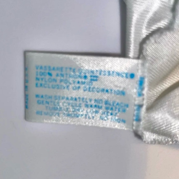 NWOT vtg Vassarette slip top/cami satiny with lace detail & trim - Picture 4 of 5